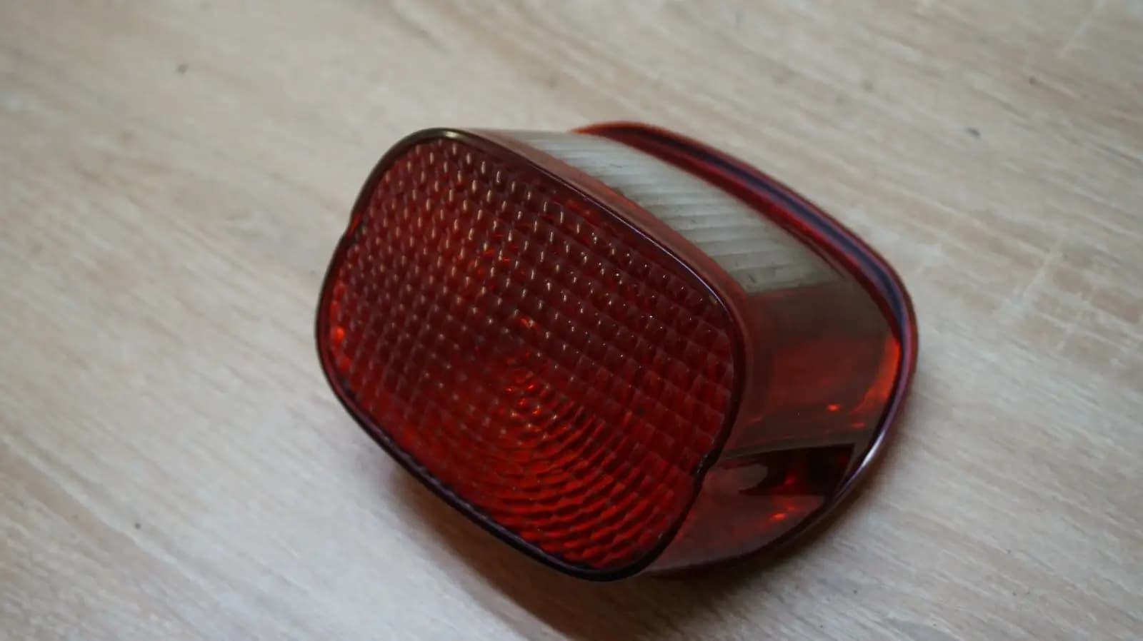 Harley Davidson Dyna Wide Glide Rear Tail Light 6837003